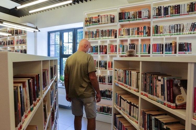 Żorska biblioteka świętuje 75-lecie. W jaki sposób?, Dominik Gajda